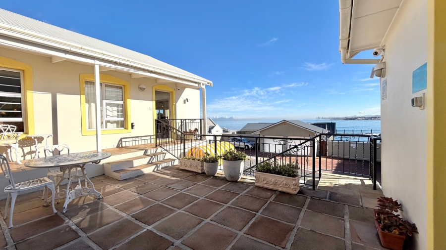 6 Bedroom Property for Sale in Gordons Bay Village Western Cape